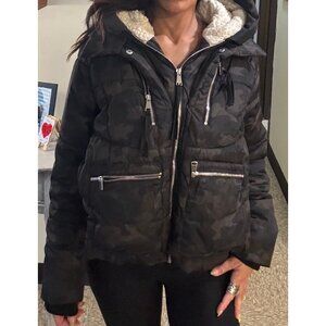 AVEC LES FILLES Bagatelle Camo Puffer Jacket Sz xSmall